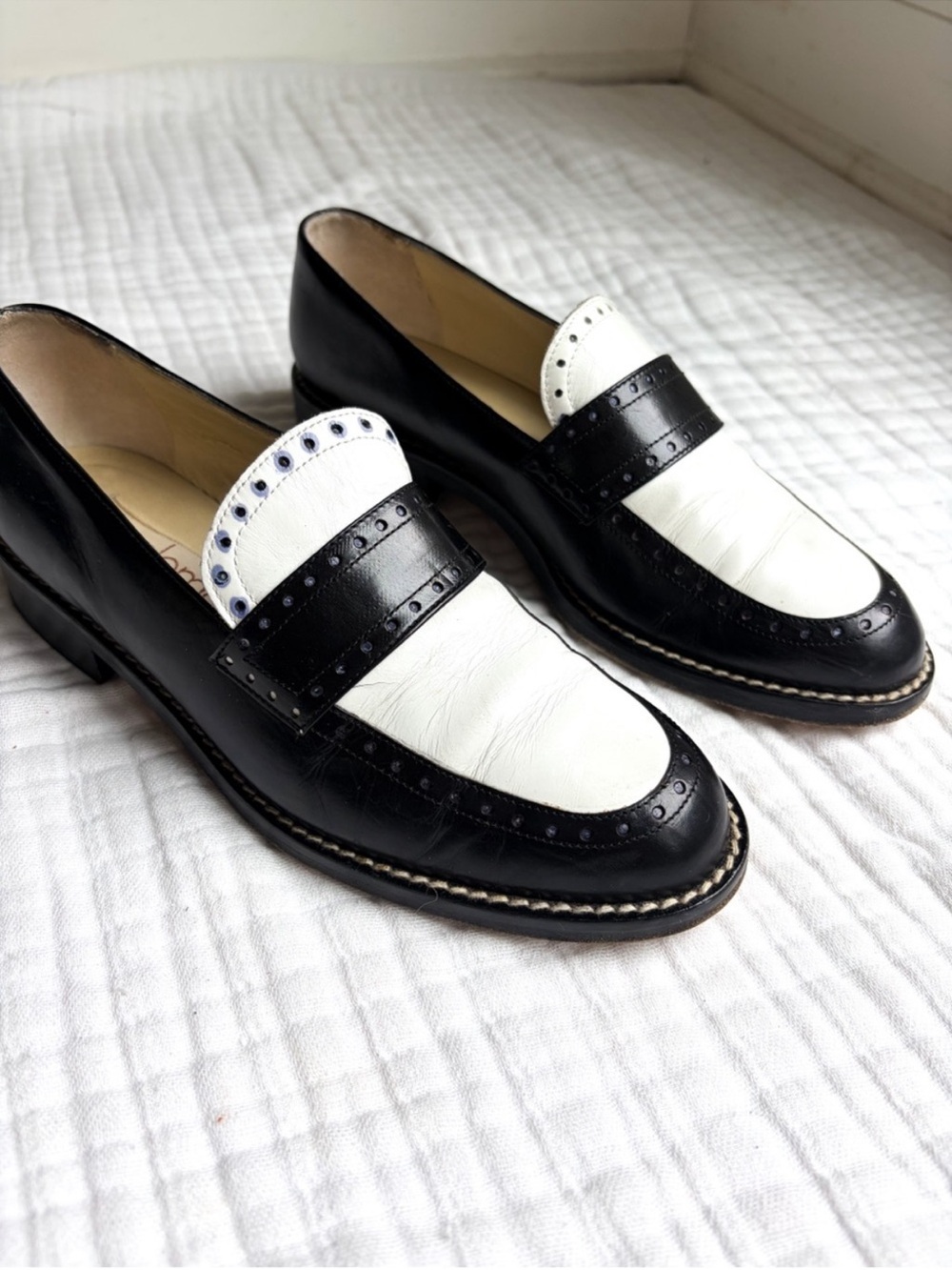 Vintage Paloma Made in Italy Black White Leather Spectator Penny Loafers Brogue